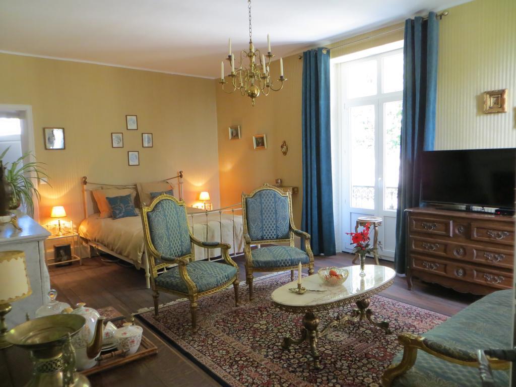 Bed and Breakfast Le Bailli De Montsaugeon Номер фото