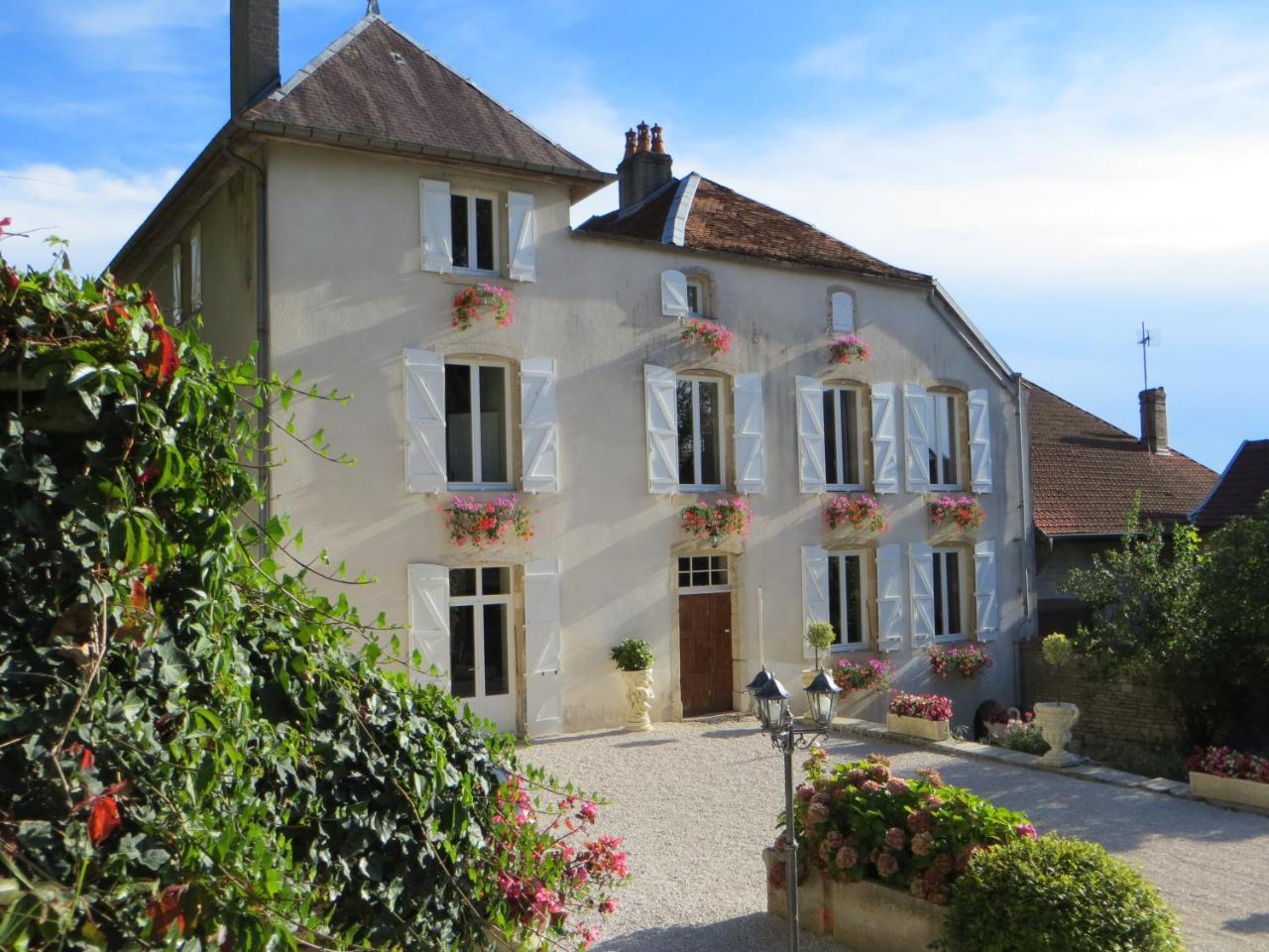 Bed and Breakfast Le Bailli De Montsaugeon Екстер'єр фото